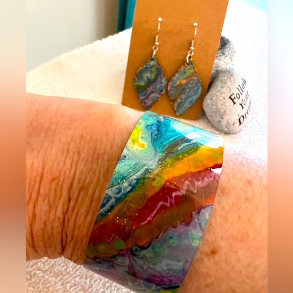 🌸🌸Handcrafted Bracelet and Teardrop Earrings 🌸🌸 - Picture 2 of 5